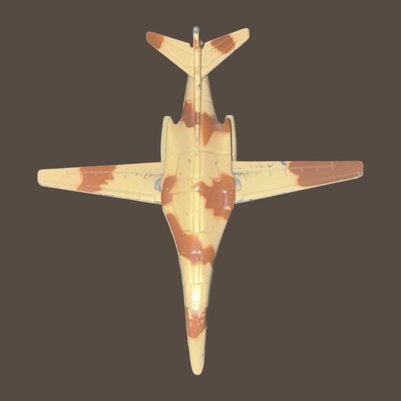 Diecast Fighter Jet Desert Storm Colored Pencil Sharpner A31 - Picture 3 of 10